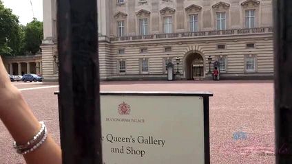 После похода в музей, сучка подарила мужику горячий секс