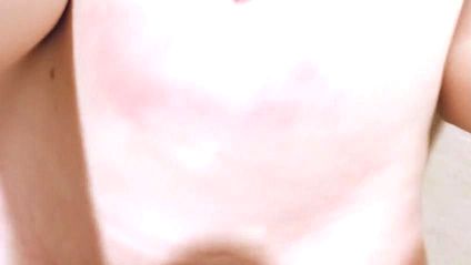 После страстного минета парень трахает стоя кудрявую красотку и доводит ее до оргазма #8