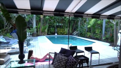 Привлекательная сестра с большими сиськами кончает на члене брата #2