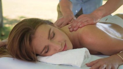 Массаж на свежем воздухе с приятным продолжением #2