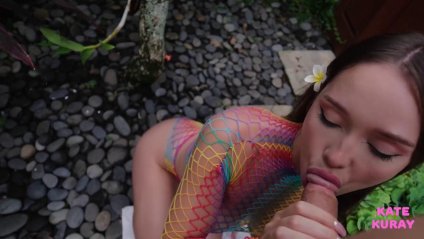 Девушка в сетке присосалась к горячему члену #3