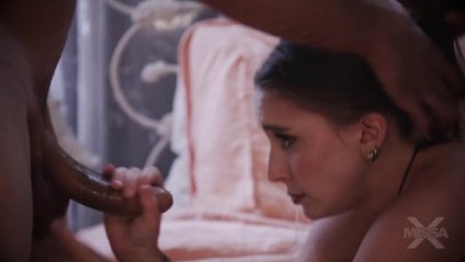 Предложила отчиму свою дырку втайне от матери