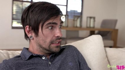 Сводные сестры наперебой предлагают киски брату #2