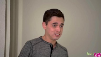 Сводная сестра уговаривает скромного брата потрахаться #2