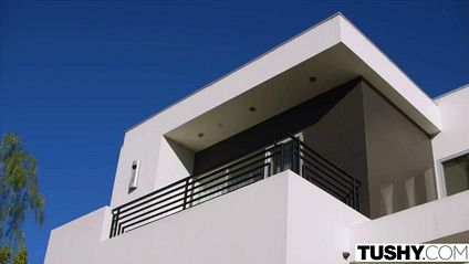 Мужик разрабатывает анал красотки секс игрушкой и вставляет в щелку свой ствол #1