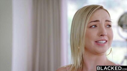 Черный долго лижет раком очко белой подруги, чтобы вонзить туда массивный хуй до яиц #2