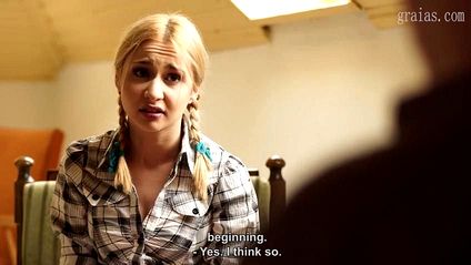 Старик достает из ширинки джинс на кресле член и сует его в горло студентки в белой юбке и клетчатой блузке #2