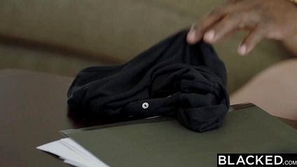 Молодая студентка получила оргазм от черного члена в попке #2