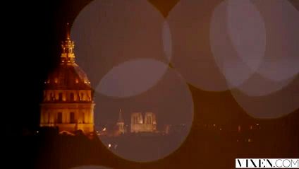 После романтического ужина парень сажает девку на свой ствол, чтобы довести до оргазма #1