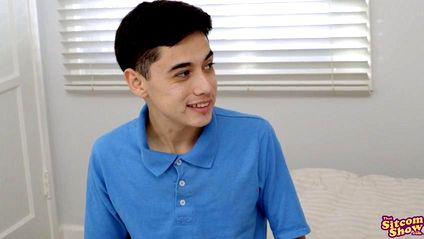 Красотка бурно кончает от страстного и жесткого секса #1